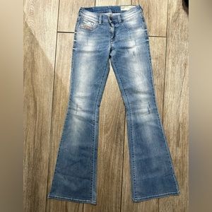Diesel women’s faded bootcut jeans 26R-32
